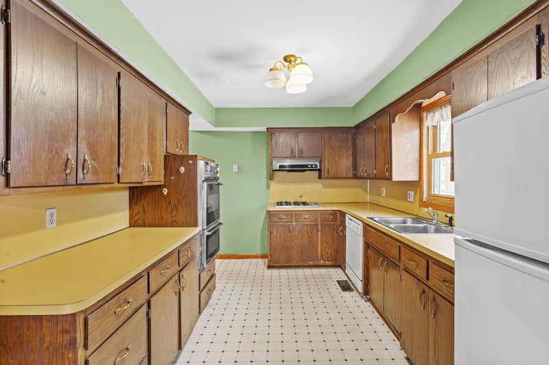 4501 Cedar Valley Ln, Jordan, MN 55352
