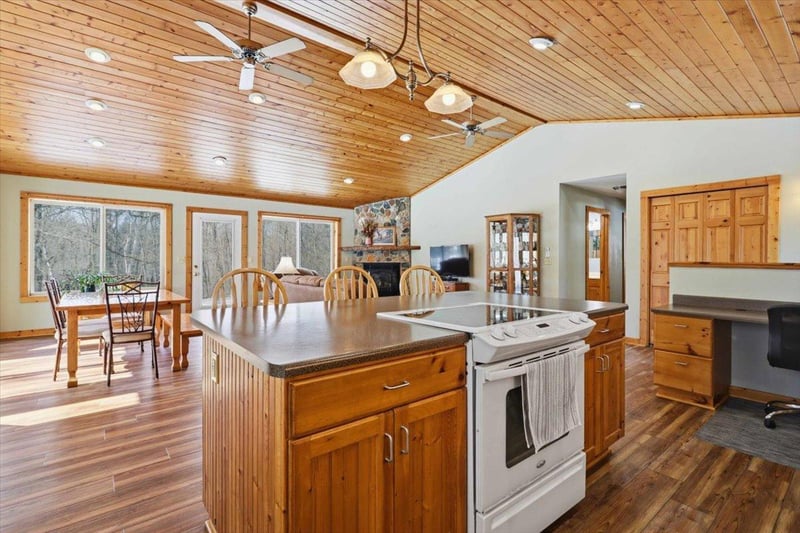2651 W Wildlife Dr, Brook Park, MN 55007