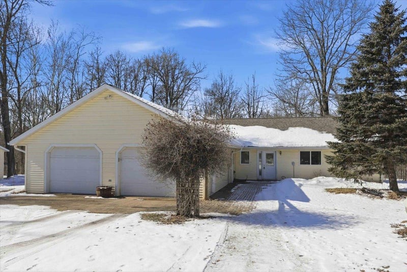 2651 W Wildlife Dr, Brook Park, MN 55007