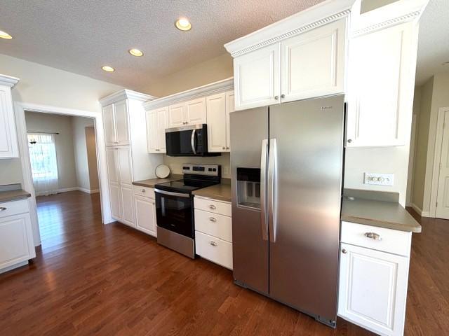 417 Golf Ter, Litchfield, MN 55355