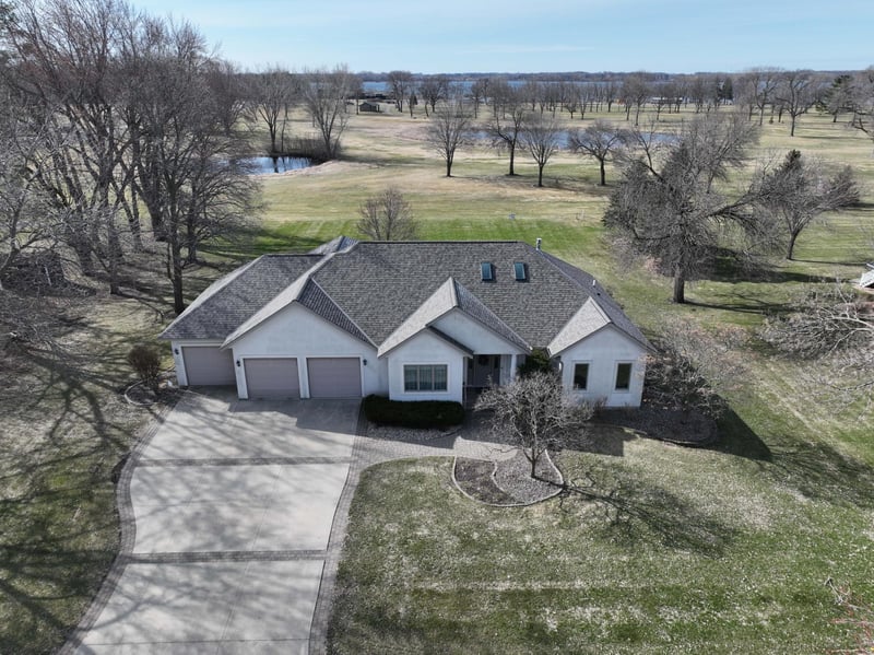 417 Golf Ter, Litchfield, MN 55355