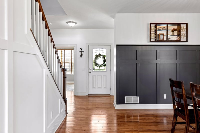 1289 Eagle Point Dr, Eagan, MN 55123