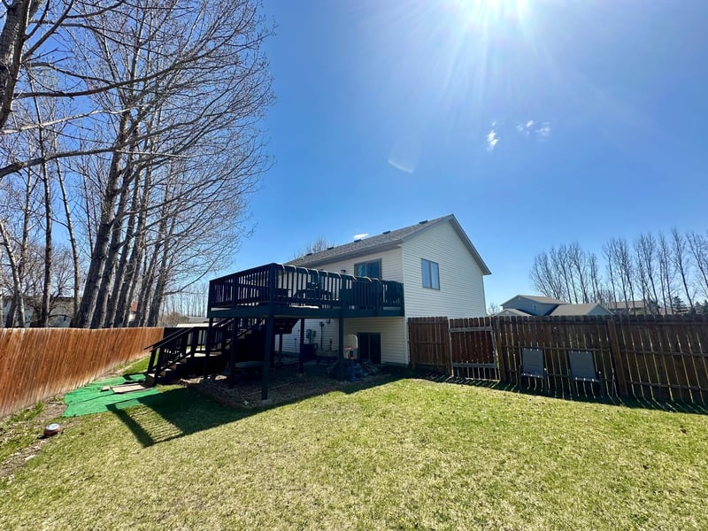 1509 Meadowlark Ct, Thief River Falls, MN 56701