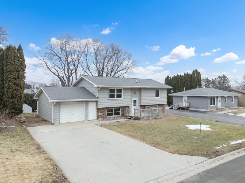 223 Rena Belle St NW, Eyota, MN 55934