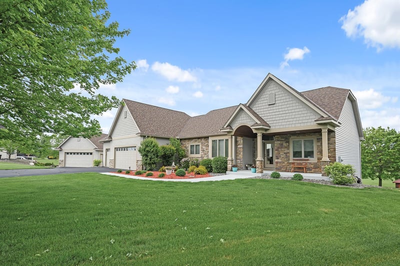 9460 Inverness Ct NW, Ramsey, MN 55303