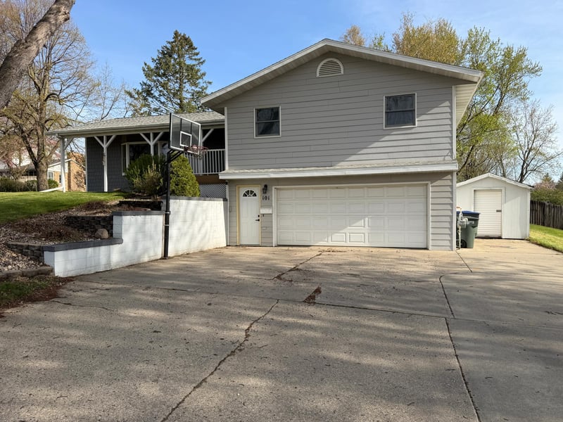 101 E Virginia St, Luverne, MN 56156