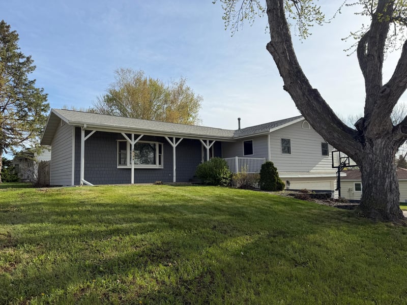 101 E Virginia St, Luverne, MN 56156