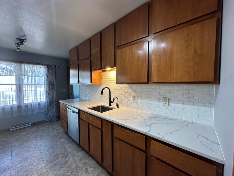 101 E Virginia St, Luverne, MN 56156