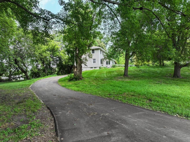 215 4th St NW, Glenwood, MN 56334