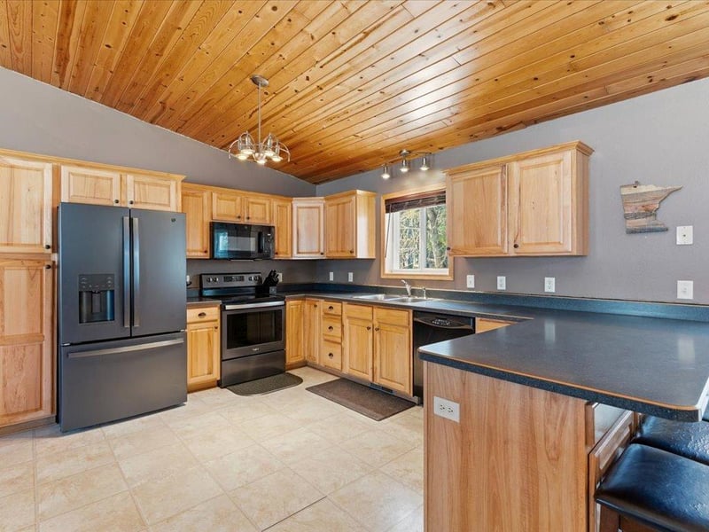 229 Park Rd, Staples, MN 56479