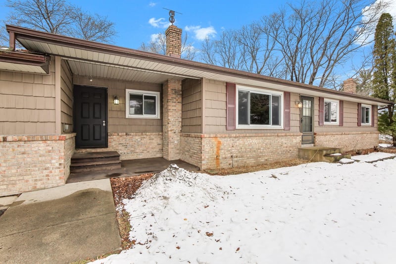 9656 Fawn Lake Dr NE, Stacy, MN 55079