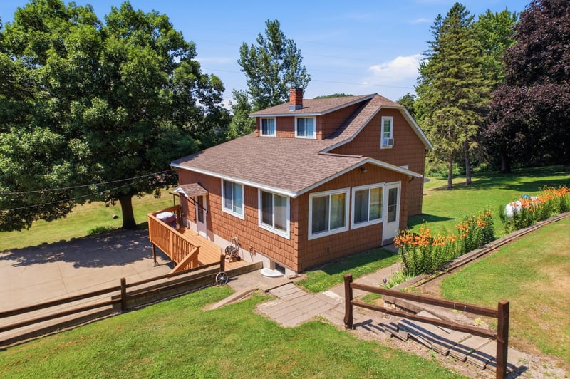 S2232 State Road 35, Alma, WI 54610