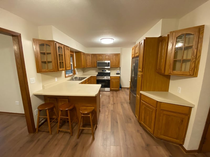 220 S 2nd St, Bird Island, MN 55310