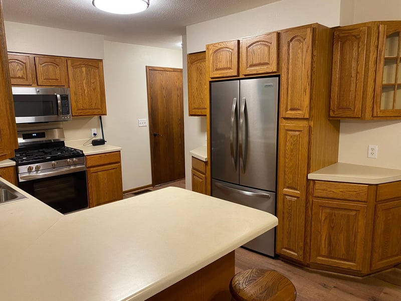 220 S 2nd St, Bird Island, MN 55310