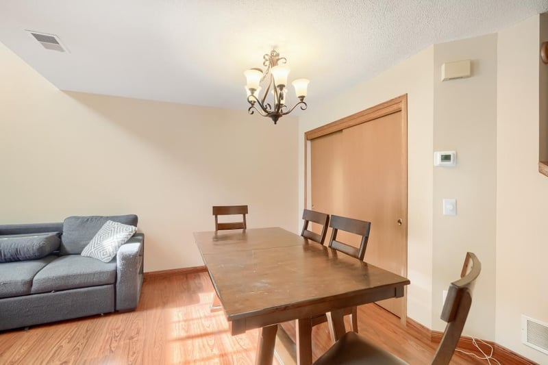 2021 Southcross Dr W #105, Burnsville, MN 55306