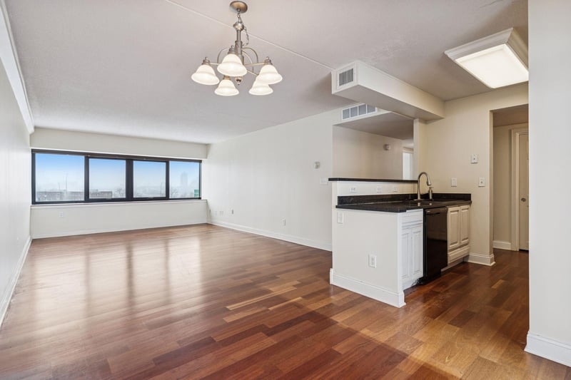 1920 S 1st St #404, Minneapolis, MN 55454