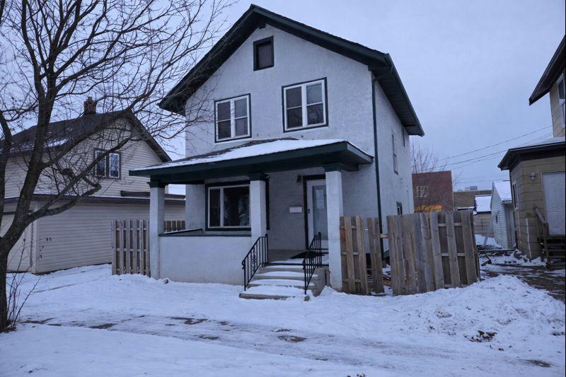 5708 Wadena St, Duluth, MN 55808