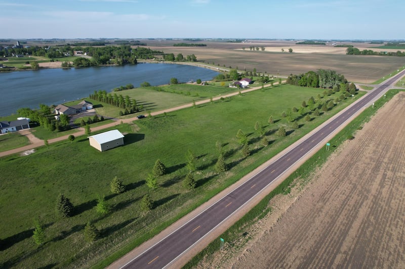 2 Summit Ln, Lake Wilson, MN 56151