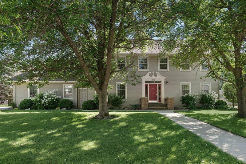 800 27th St SW, Austin, MN 55912