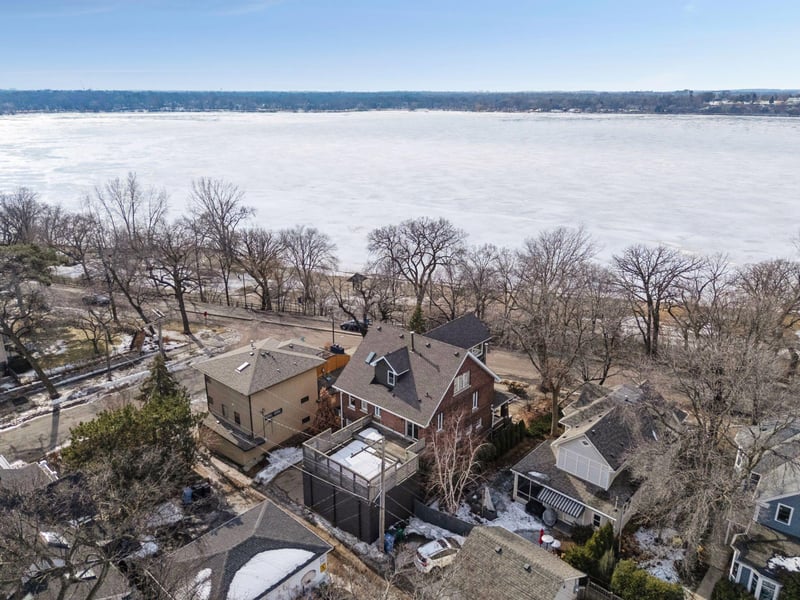 3145 E Bde Maka Ska Pw, Minneapolis, MN 55408