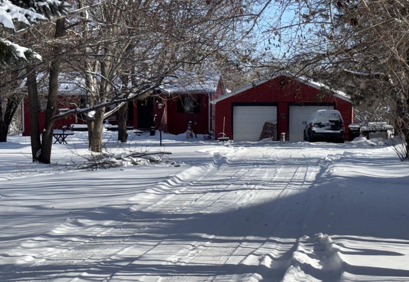 201 Beechwood Ave N, Braham, MN 55006