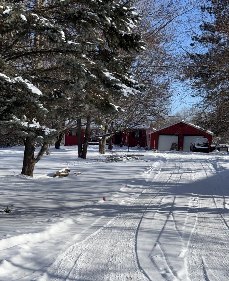 201 Beechwood Ave N, Braham, MN 55006