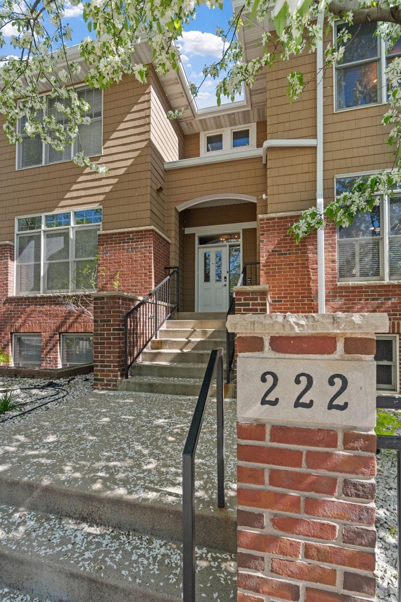 222 Ridgewood Ave, Minneapolis, MN 55403