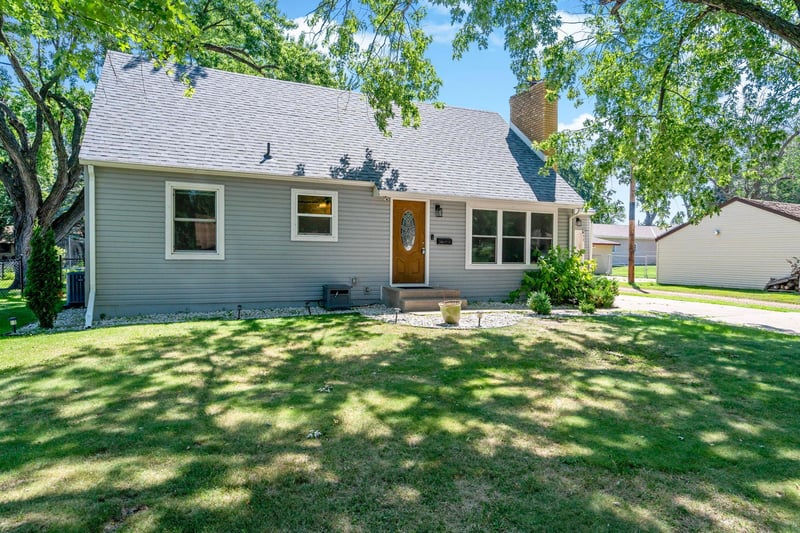 853 Minnesota St S, Shakopee, MN 55379