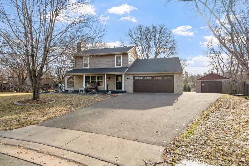 1144 Waldon Pl, Arden Hills, MN 55112