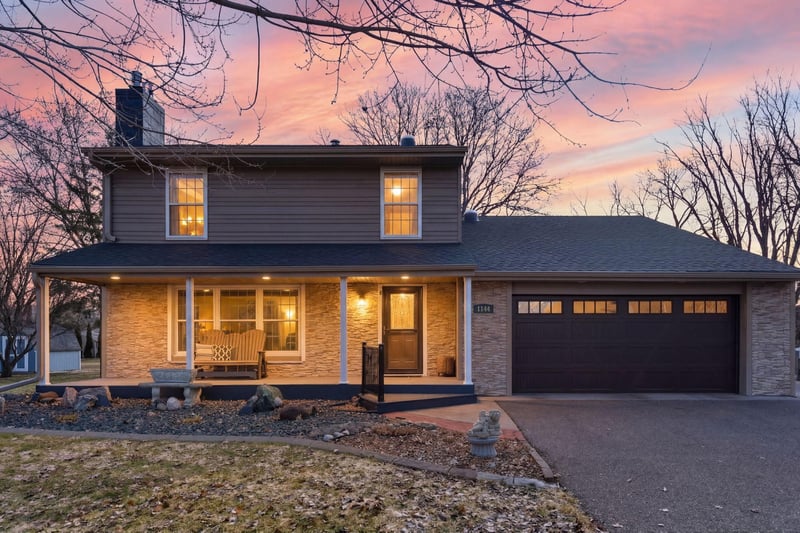 1144 Waldon Pl, Arden Hills, MN 55112