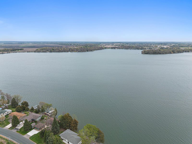 24301 W Cedar Lake Dr, New Prague, MN 56071