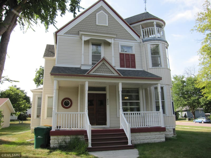 804 S 4th St, Saint Peter, MN 56082