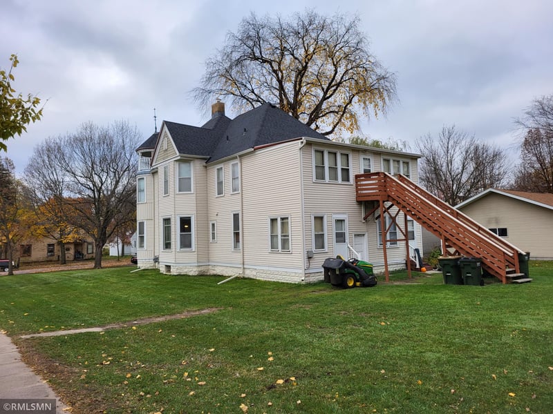 804 S 4th St, Saint Peter, MN 56082