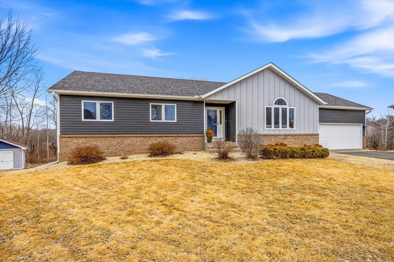 707 Erickson Ct, Sauk Rapids, MN 56379