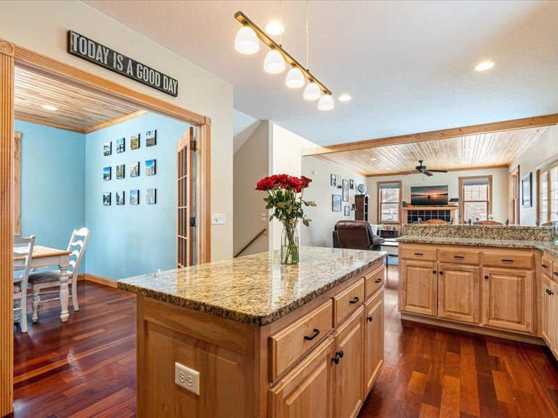 715 4th Ln NW, Menahga, MN 56464