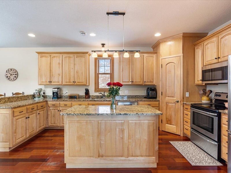 715 4th Ln NW, Menahga, MN 56464