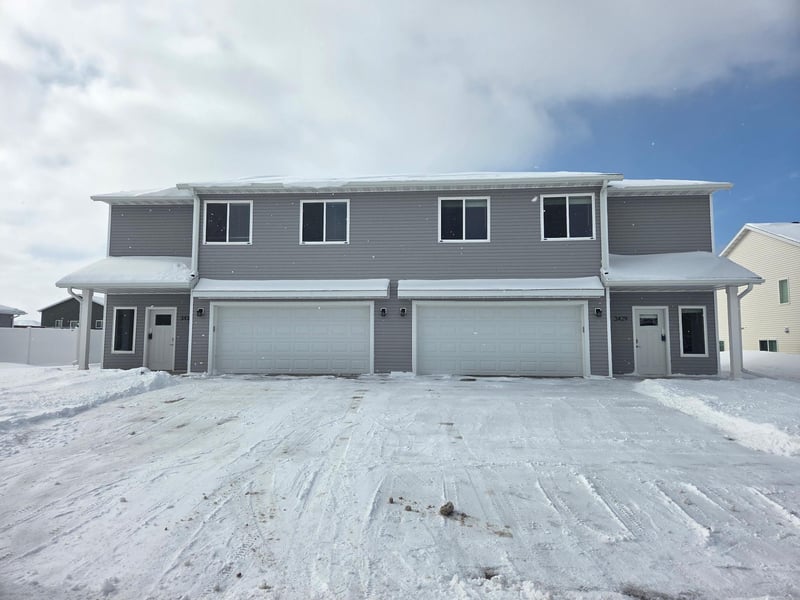 34293433 18th St S, Moorhead, MN 56560