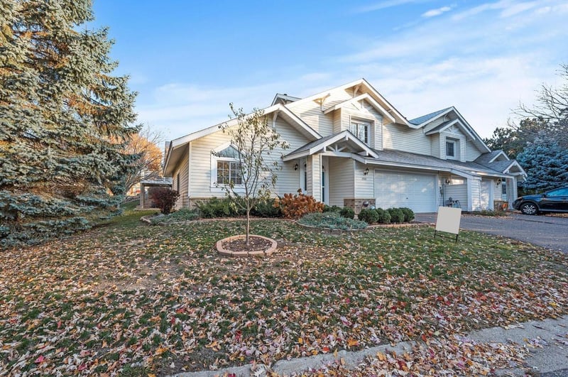 2909 Devonshire Cir #E, Woodbury, MN 55125