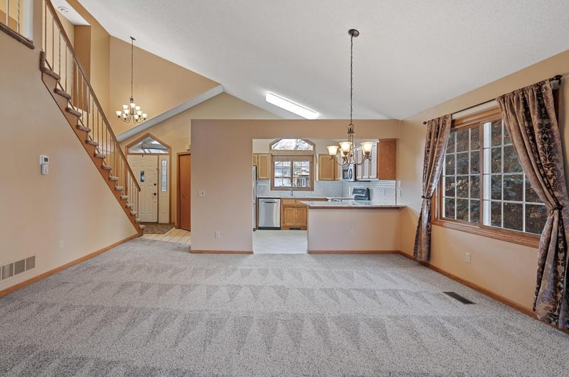 2909 Devonshire Cir #E, Woodbury, MN 55125
