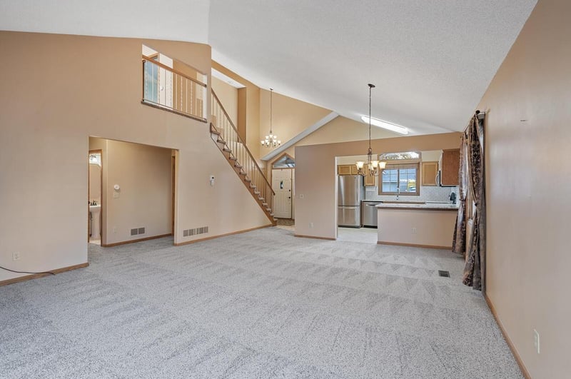 2909 Devonshire Cir #E, Woodbury, MN 55125