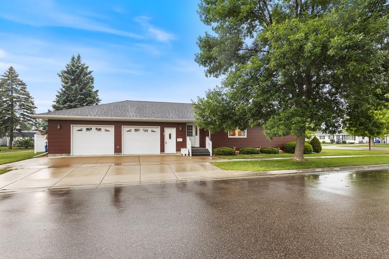 109 Pine Ave N, Canby, MN 56220