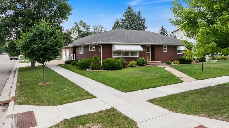 109 Pine Ave N, Canby, MN 56220