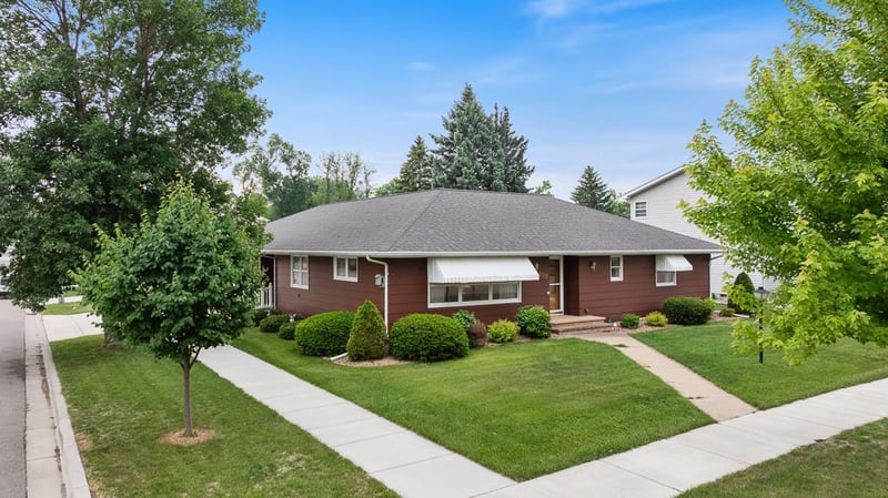 109 Pine Ave N, Canby, MN 56220