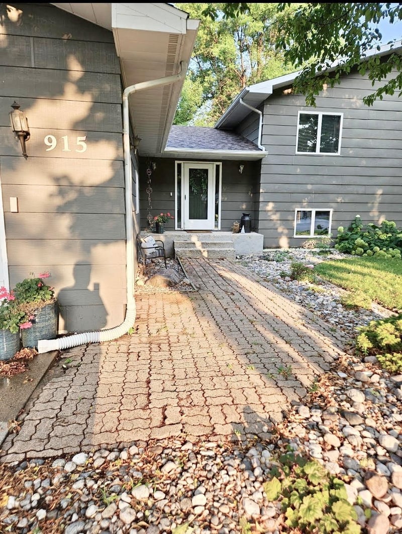 915 Hemlock Ct, Breckenridge, MN 56520