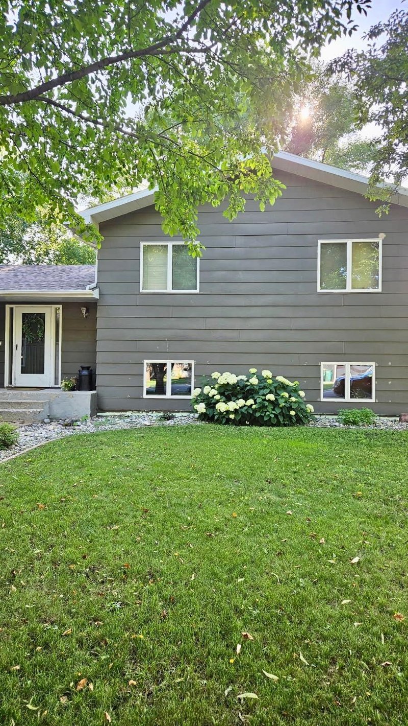 915 Hemlock Ct, Breckenridge, MN 56520