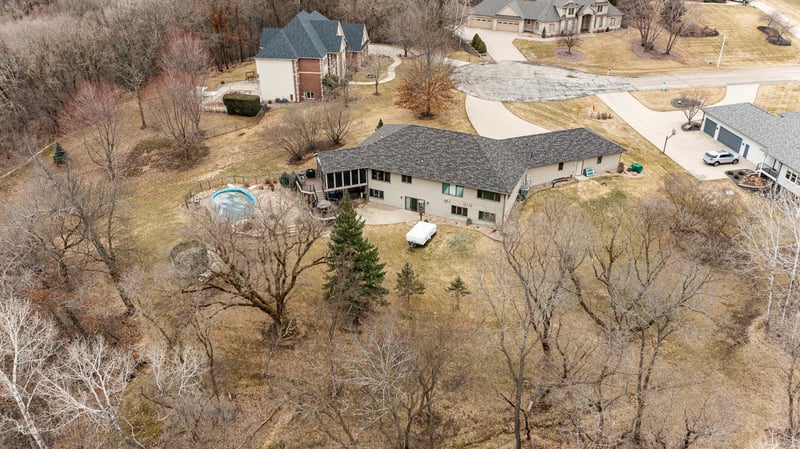 1105 Greystone Ln SW, Rochester, MN 55902