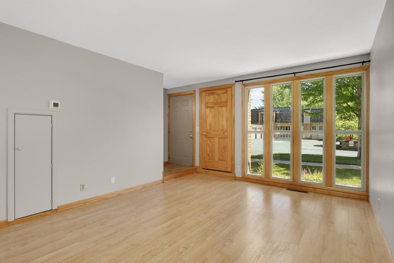 6425 Barrie Rd, Edina, MN 55435
