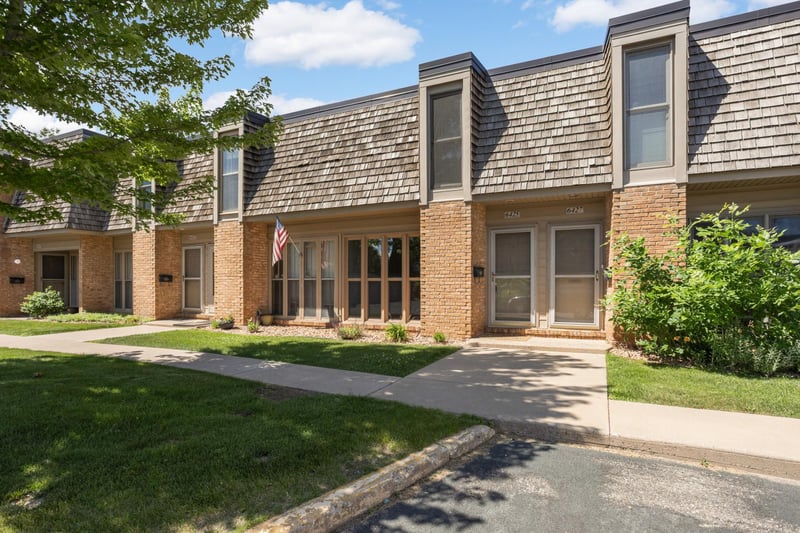 6425 Barrie Rd, Edina, MN 55435