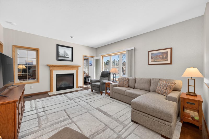 367 Allen Ave, Little Canada, MN 55117