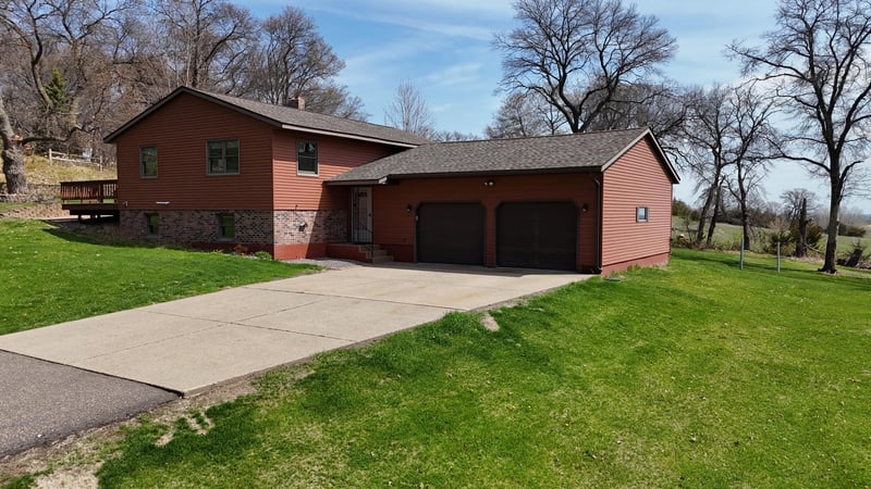 11984 Skyview Ridge Rd, Little Falls, MN 56345